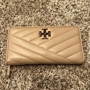 AUTHENTIC Tory Burch wallet